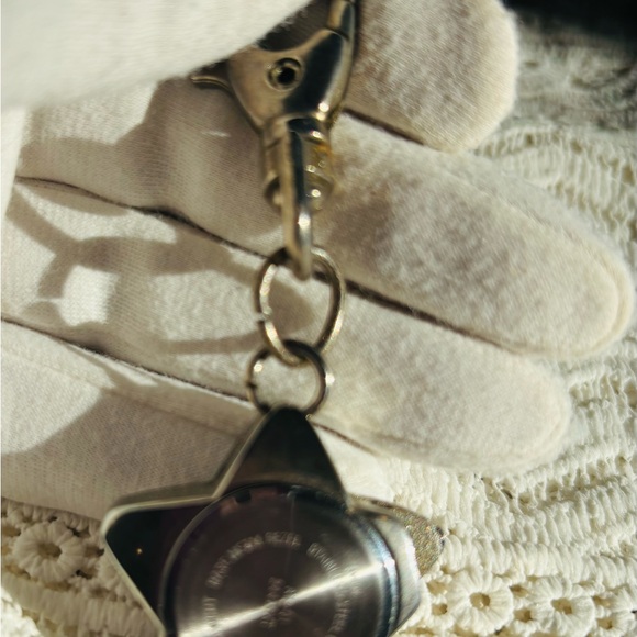 Locket Watch Keychain - Picture 6 of 7